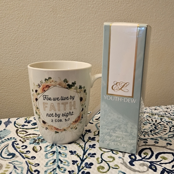 NWT Estee Lauder Parfum spray - Picture 6 of 6